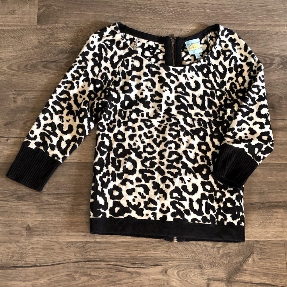 𝅺C&C California merino wool zippered back animal print sweater size S